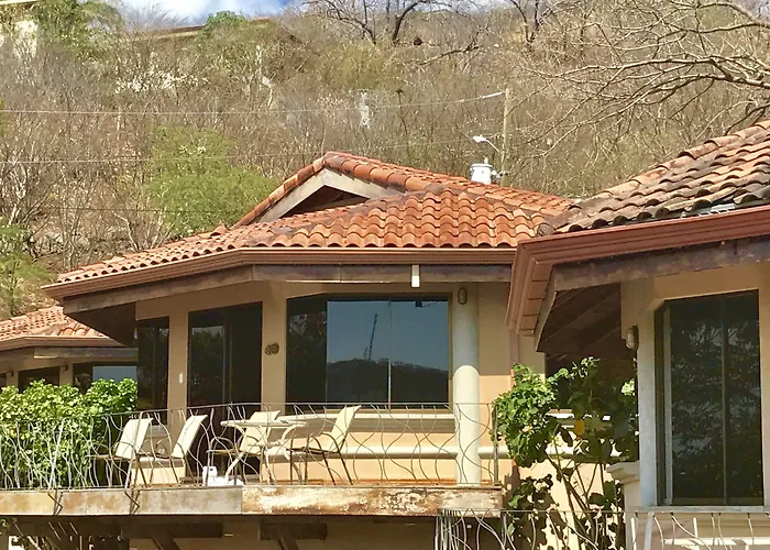 Hermosa Heights Villa *