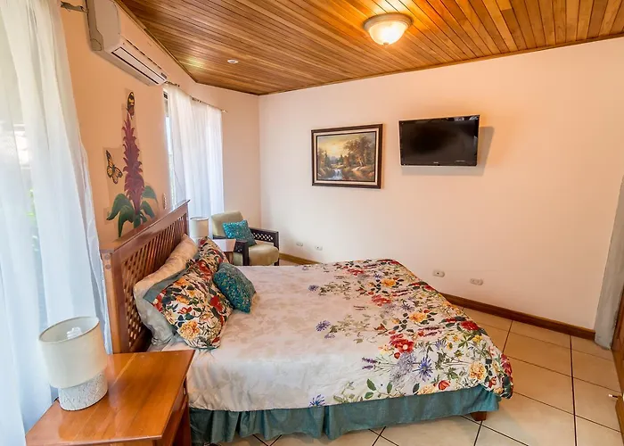 Hermosa Heights Villa *